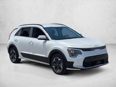 Used 2025 Kia Niro Wind FWD image 3