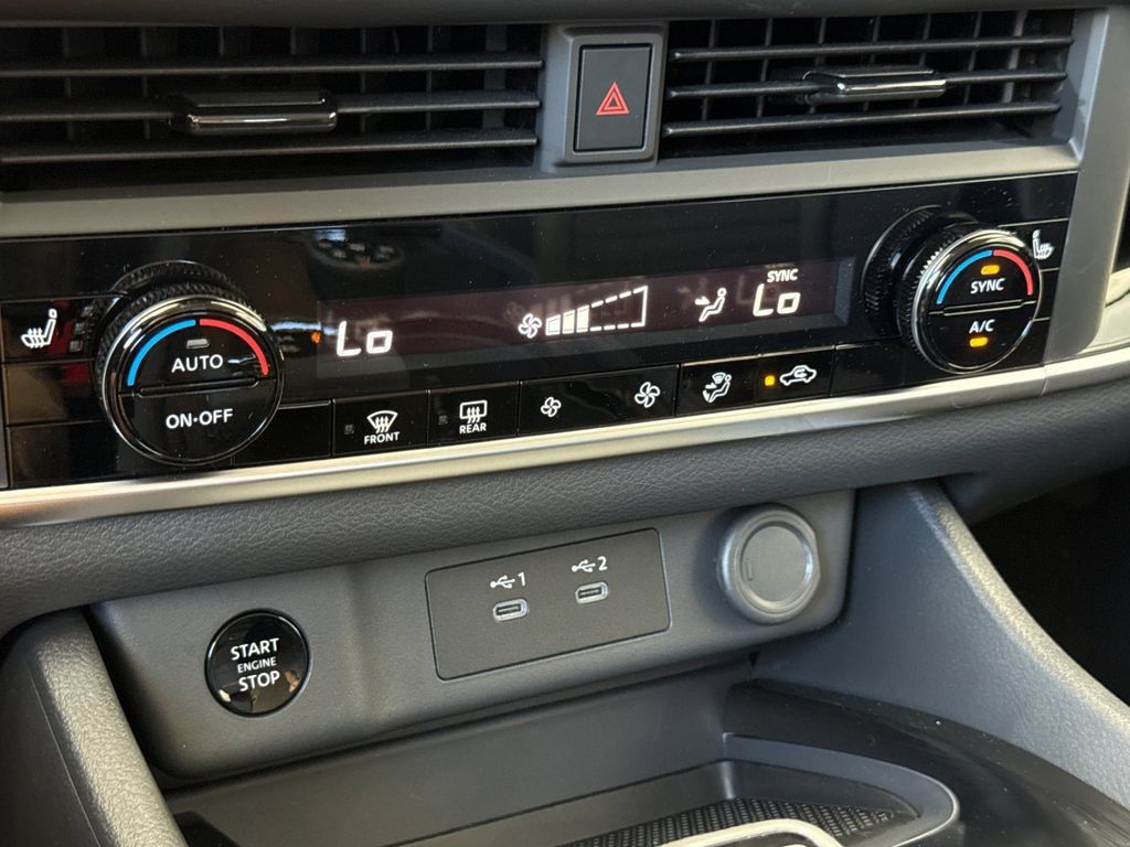 Used 2026 Nissan Rogue SV AWD/4WD image 19