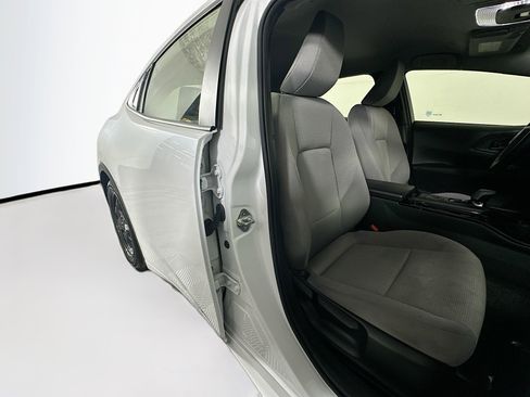 Used 2023 Toyota Prius LE FWD image 28