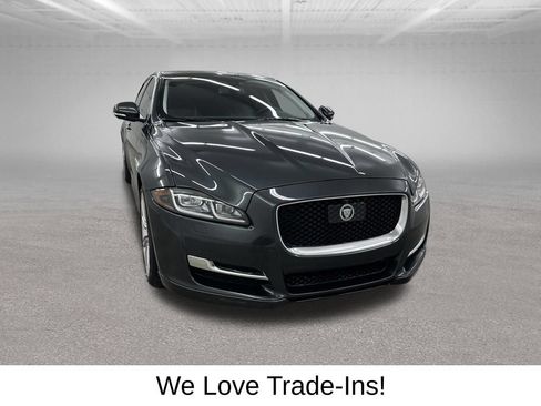 Used 2016 Jaguar XJ R-Sport AWD/4WD image 3