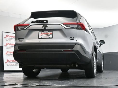 Used 2020 Toyota RAV4 XLE image 37