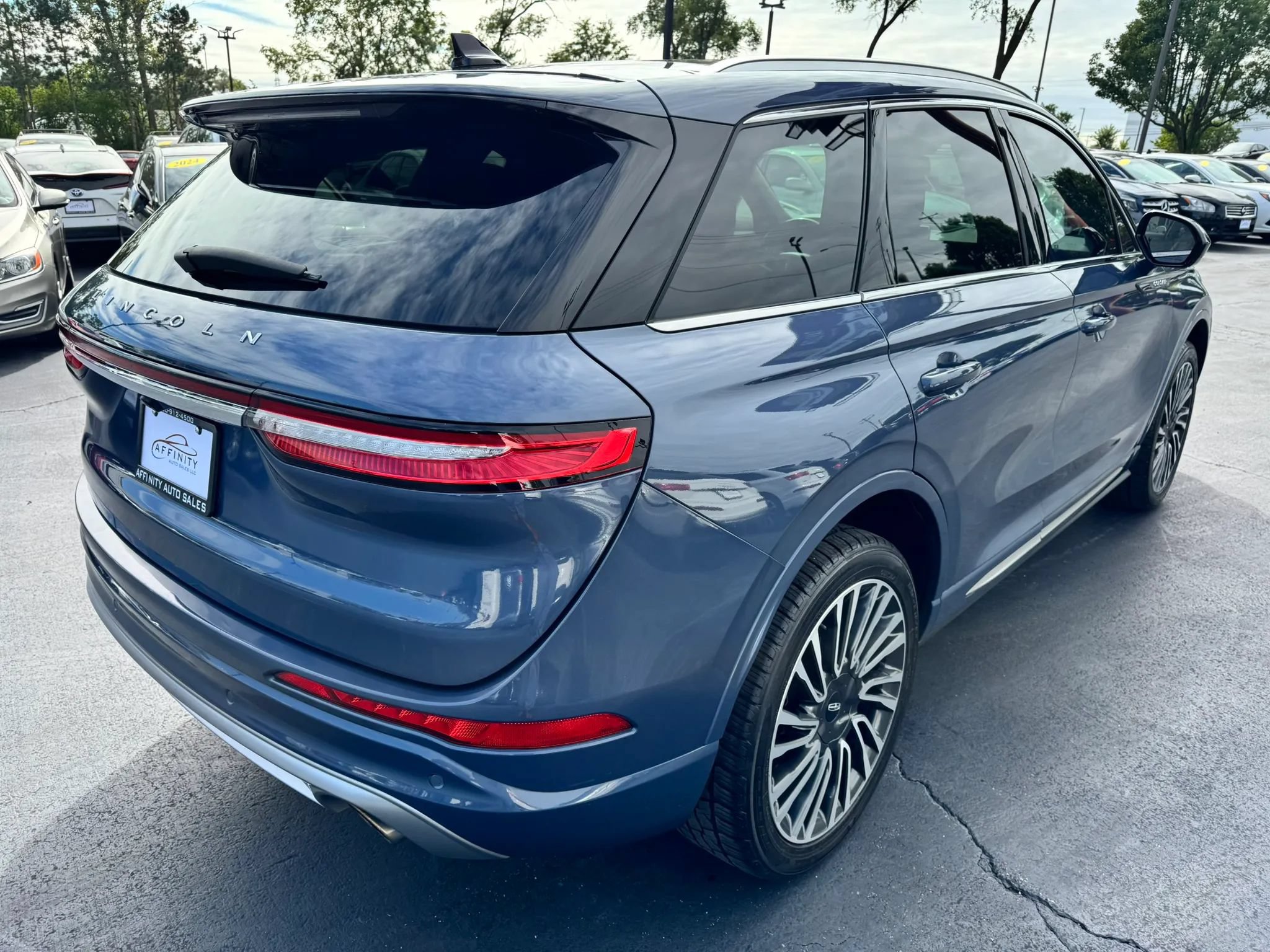 Used 2022 Lincoln Corsair AWD w/ Premium Package image 5