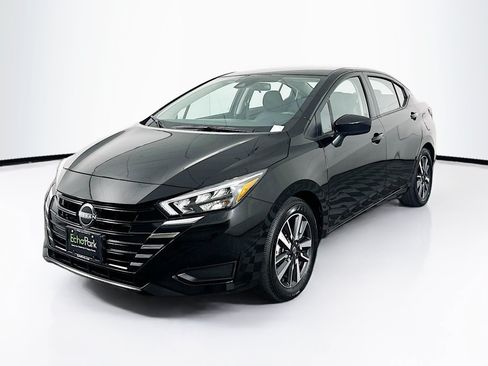 Used 2025 Nissan Versa SV FWD image 3
