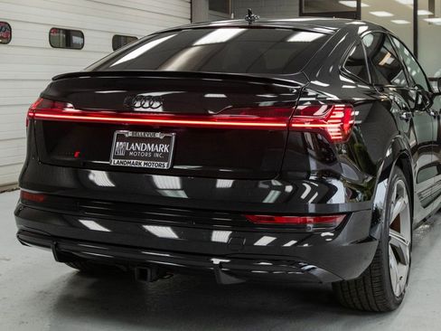 Used 2023 Audi e-tron S Prestige w/ Prestige Package AWD/4WD image 39