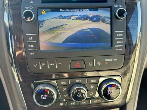 Used 2017 Buick Enclave Leather FWD image 22