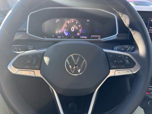 New 2026 Volkswagen Taos SE FWD image 16