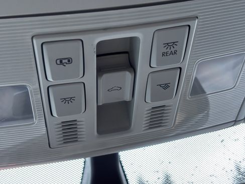 Used 2017 Volkswagen Golf Wolfsburg Edition image 41