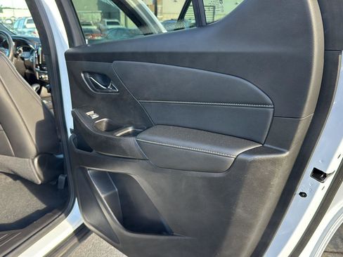 Used 2023 Chevrolet Traverse LT image 13