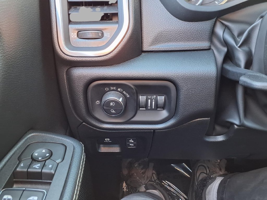 Used 2026 RAM 1500 Laramie AWD/4WD image 16