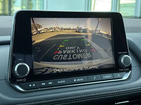 Used 2022 Nissan Rogue SV image 19