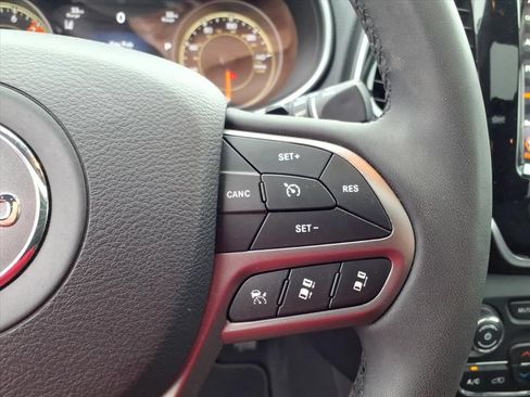 Used 2021 Jeep Cherokee Limited AWD/4WD image 25