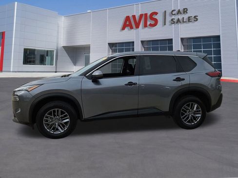 Used 2023 Nissan Rogue S image 2