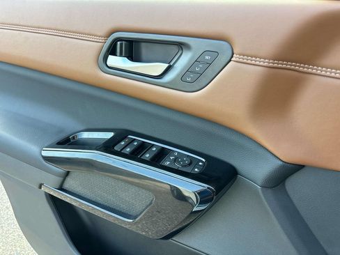 New 2026 Nissan Pathfinder Platinum AWD/4WD image 12