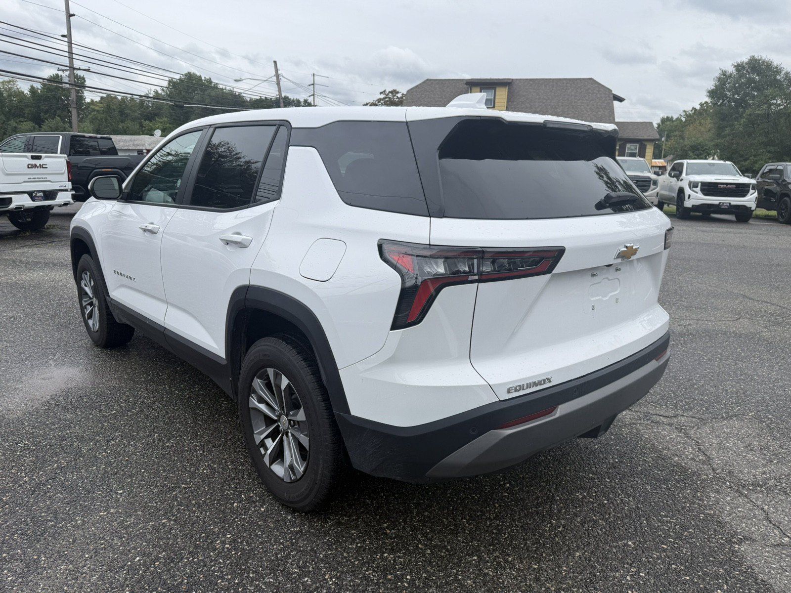 Used 2026 Chevrolet Equinox LT FWD image 5