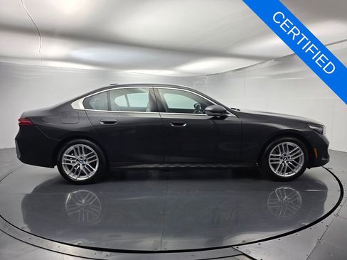 Certified 2024 BMW 530i w/ Premium Package RWD image 3