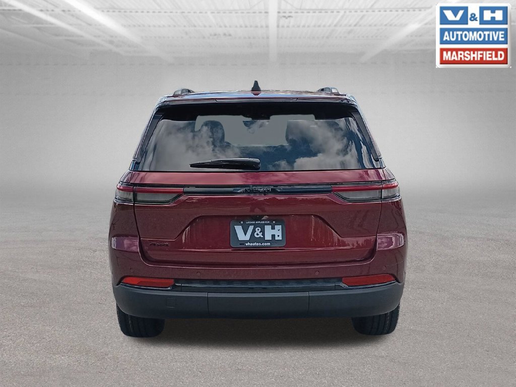 Used 2024 Jeep Grand Cherokee Altitude AWD/4WD image 21
