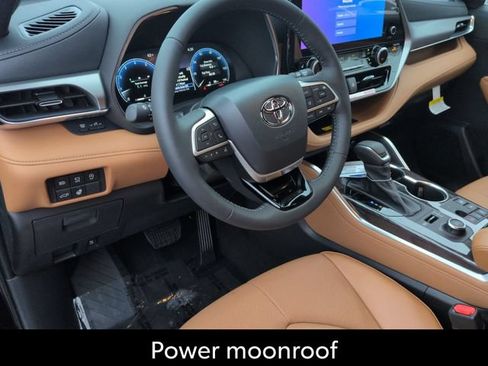 Certified 2026 Toyota Highlander Platinum AWD/4WD image 12