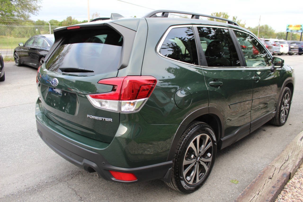 Used 2023 Subaru Forester Limited AWD/4WD image 6