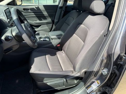 Used 2025 Nissan Altima 2.5 S image 10