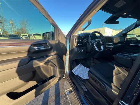 Certified 2023 GMC Sierra 1500 SLE image 15