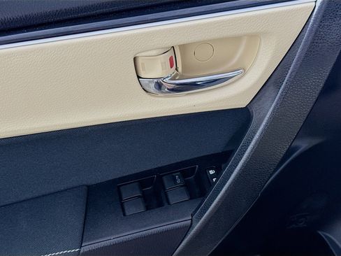 Used 2019 Toyota Corolla LE FWD image 18