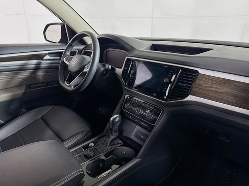 Used 2023 Volkswagen Atlas SE w/ Black Wheel Package image 27