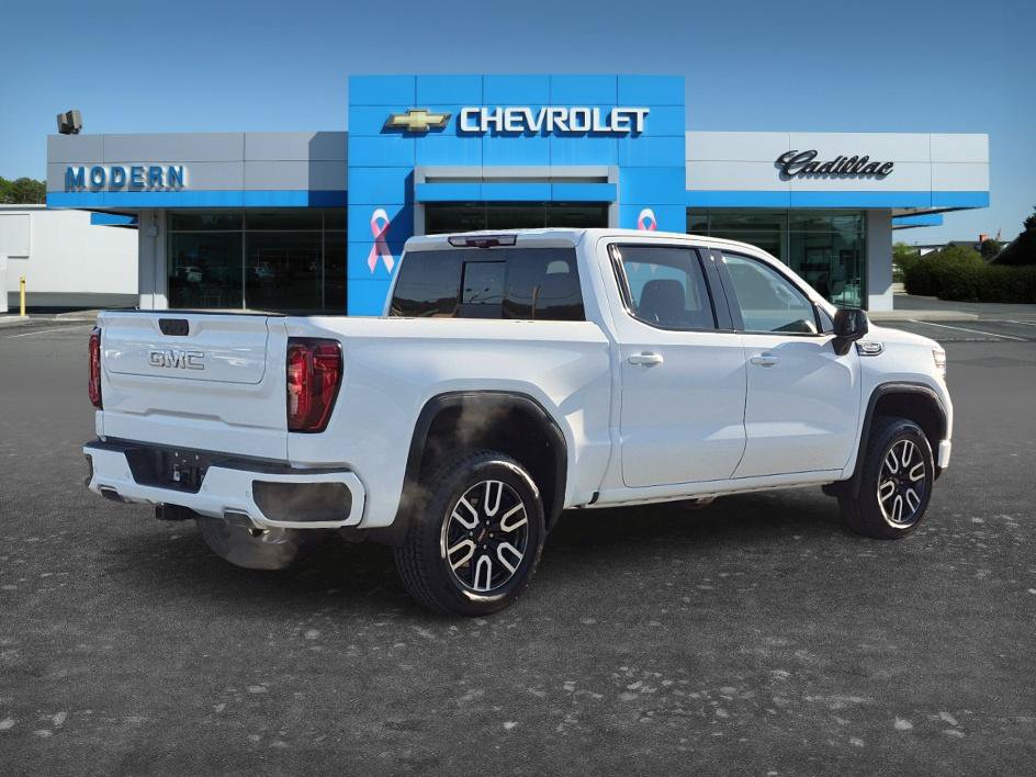 Used 2024 GMC Sierra 1500 AT4 w/ Technology Package AWD/4WD image 5