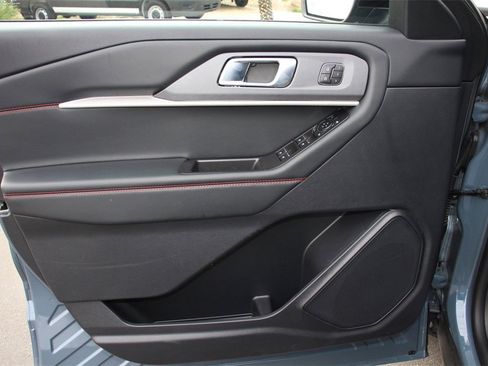 Certified 2025 Ford Explorer ST-Line w/ Premium Package image 22