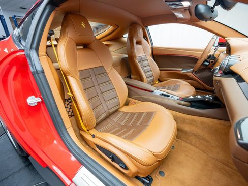 Used 2016 Ferrari F12 Berlinetta RWD image 13