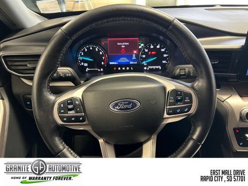 Used 2023 Ford Explorer XLT w/ Equipment Group 202A AWD/4WD image 14