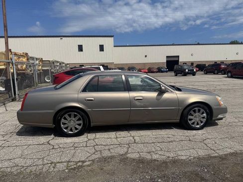 Used 2006 Cadillac DTS FWD image 3