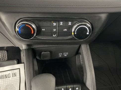 Used 2025 Chevrolet TrailBlazer LS w/ LS Convenience Package image 40