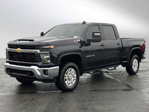 Used 2024 Chevrolet Silverado 2500 LT image 7