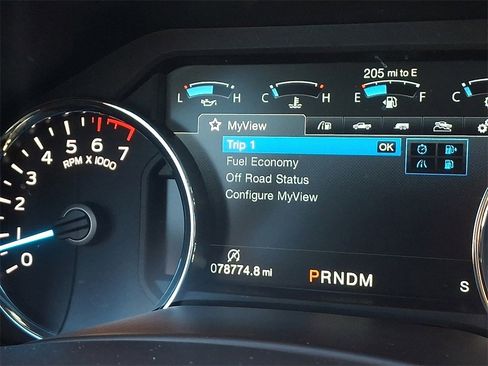 Certified 2018 Ford F150 Platinum w/ Equipment Group 701A Luxury image 23