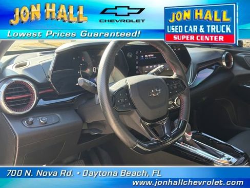 Used 2025 Chevrolet Trax RS w/ Sunroof Package image 18