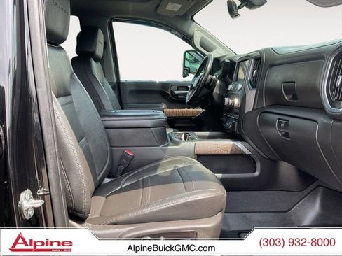 Used 2022 GMC Sierra 2500 Denali w/ Denali Black Diamond Edition AWD/4WD image 15