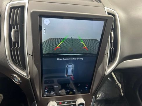 Used 2021 Ford Edge Titanium w/ Equipment Group 301A AWD/4WD image 18