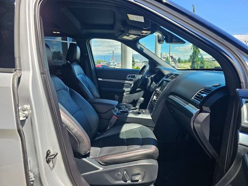 Used 2018 Ford Explorer Sport w/ Equipment Group 401A AWD/4WD image 8