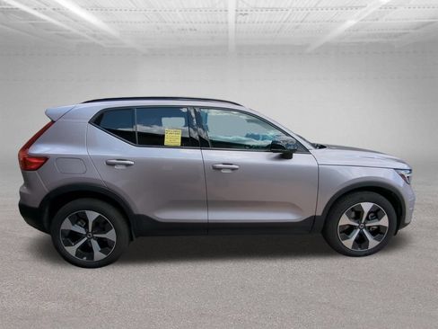Used 2026 Volvo XC40 B5 Plus AWD/4WD image 13