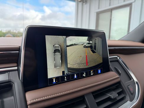 Used 2024 Chevrolet Tahoe High Country AWD/4WD image 16