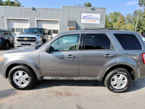 Used 2010 Ford Escape XLT image 3