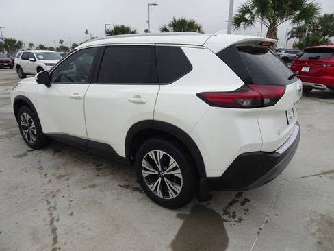 Used 2021 Nissan Rogue SV w/ Premium Package FWD image 6
