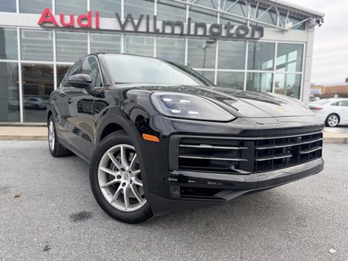 Used 2024 Porsche Cayenne image 8