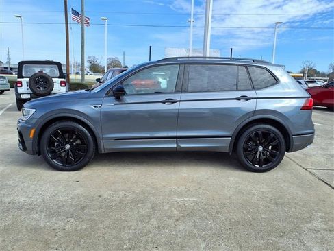 Used 2021 Volkswagen Tiguan SE R-Line image 8