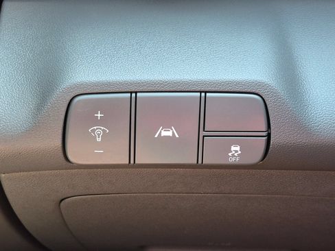 Used 2023 Hyundai Elantra SEL w/ Convenience Package FWD image 17