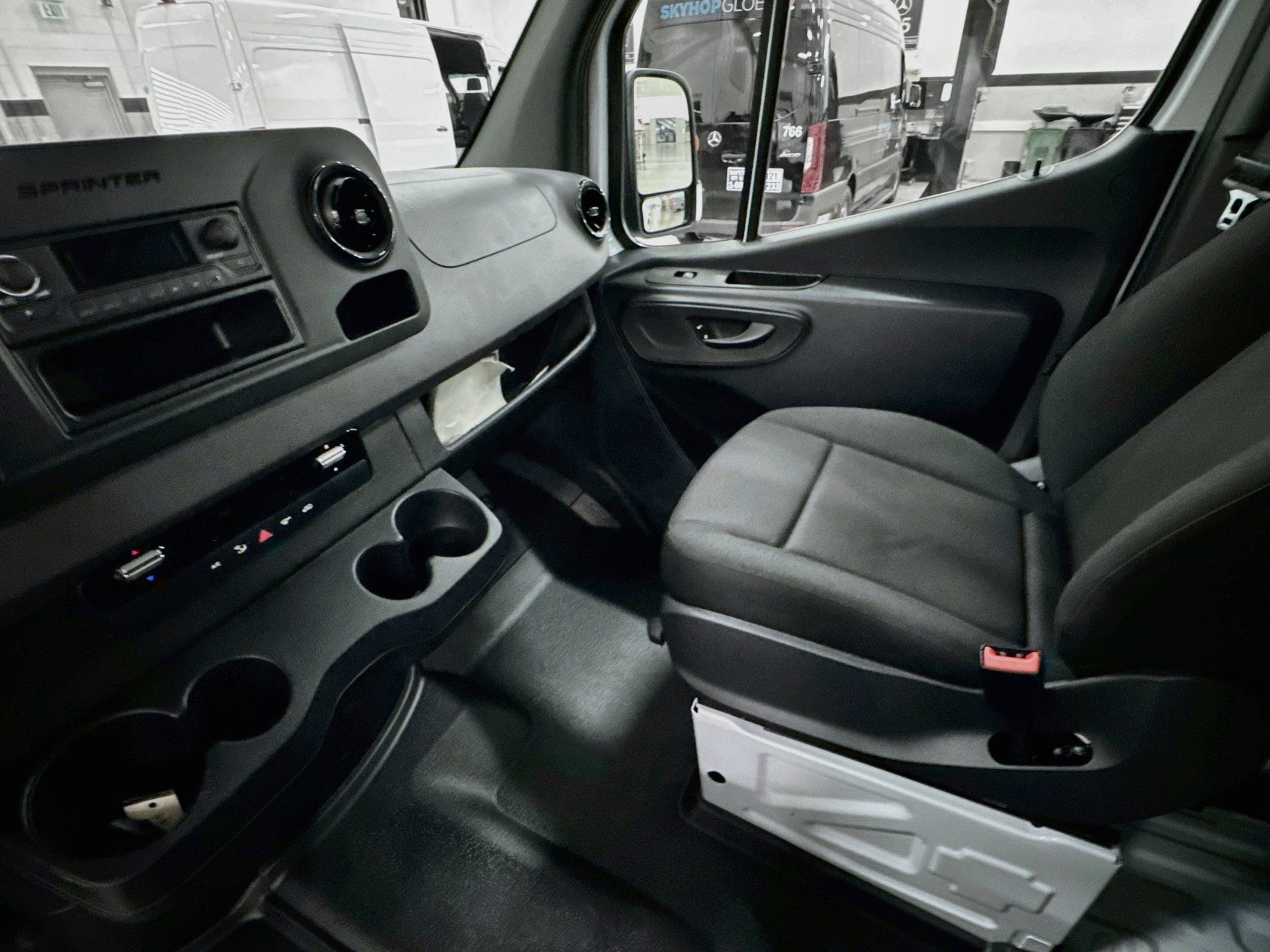 Used 2026 Mercedes-Benz Sprinter 2500 image 22