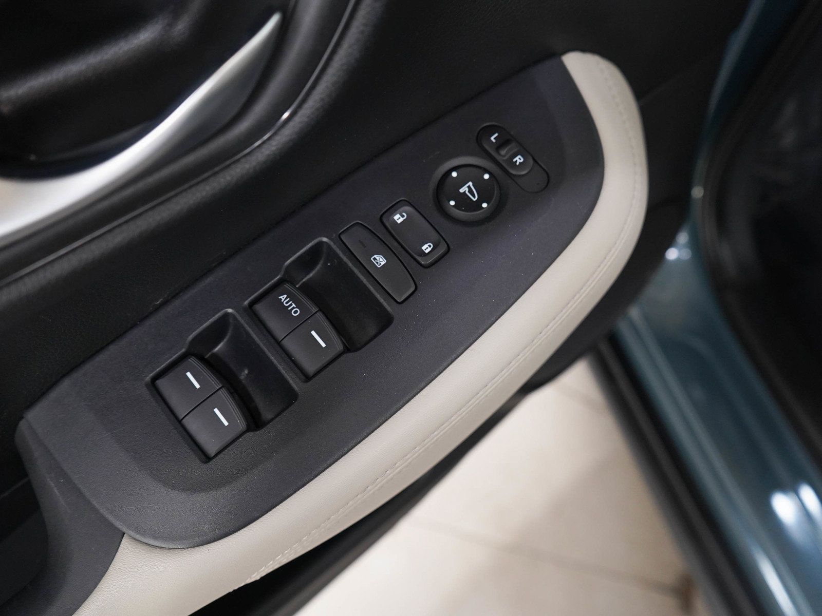 Used 2024 Honda HR-V LX image 20