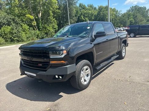 Used 2018 Chevrolet Silverado 1500 LT w/ All Star Edition AWD/4WD image 3