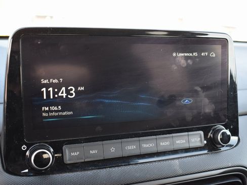 Used 2022 Hyundai Kona Limited image 11