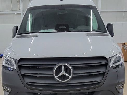 New 2025 Mercedes-Benz Sprinter 2500 image 3